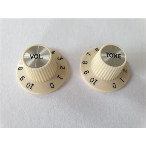 Vintage vs. modern: witch hat style volume knobs for Jazzmasters